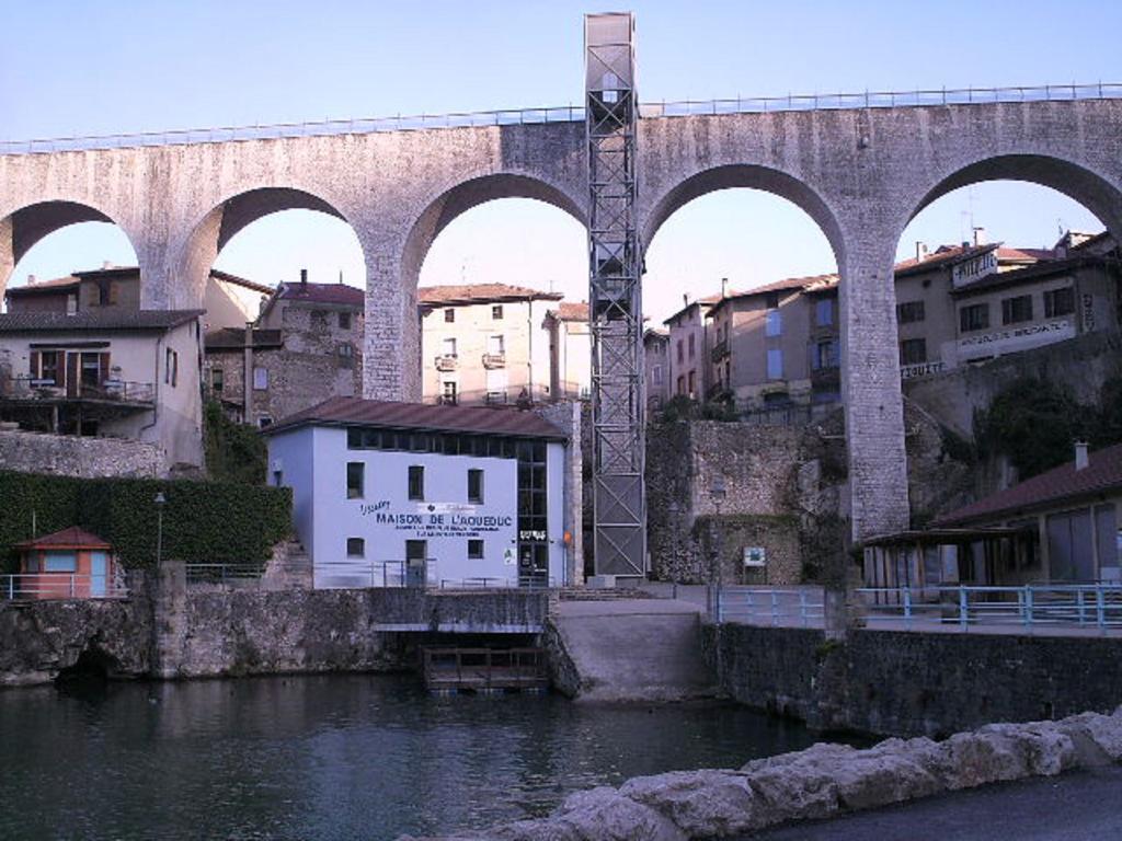 Hotel Rome Saint-Nazaire-en-Royans Zewnętrze zdjęcie