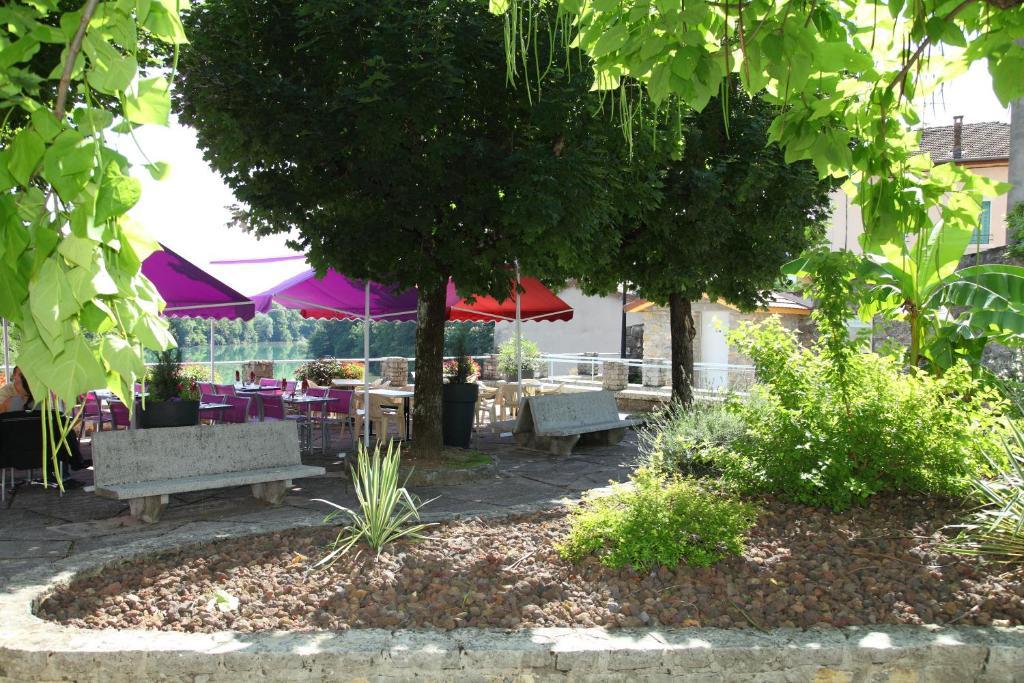 Hotel Rome Saint-Nazaire-en-Royans Zewnętrze zdjęcie